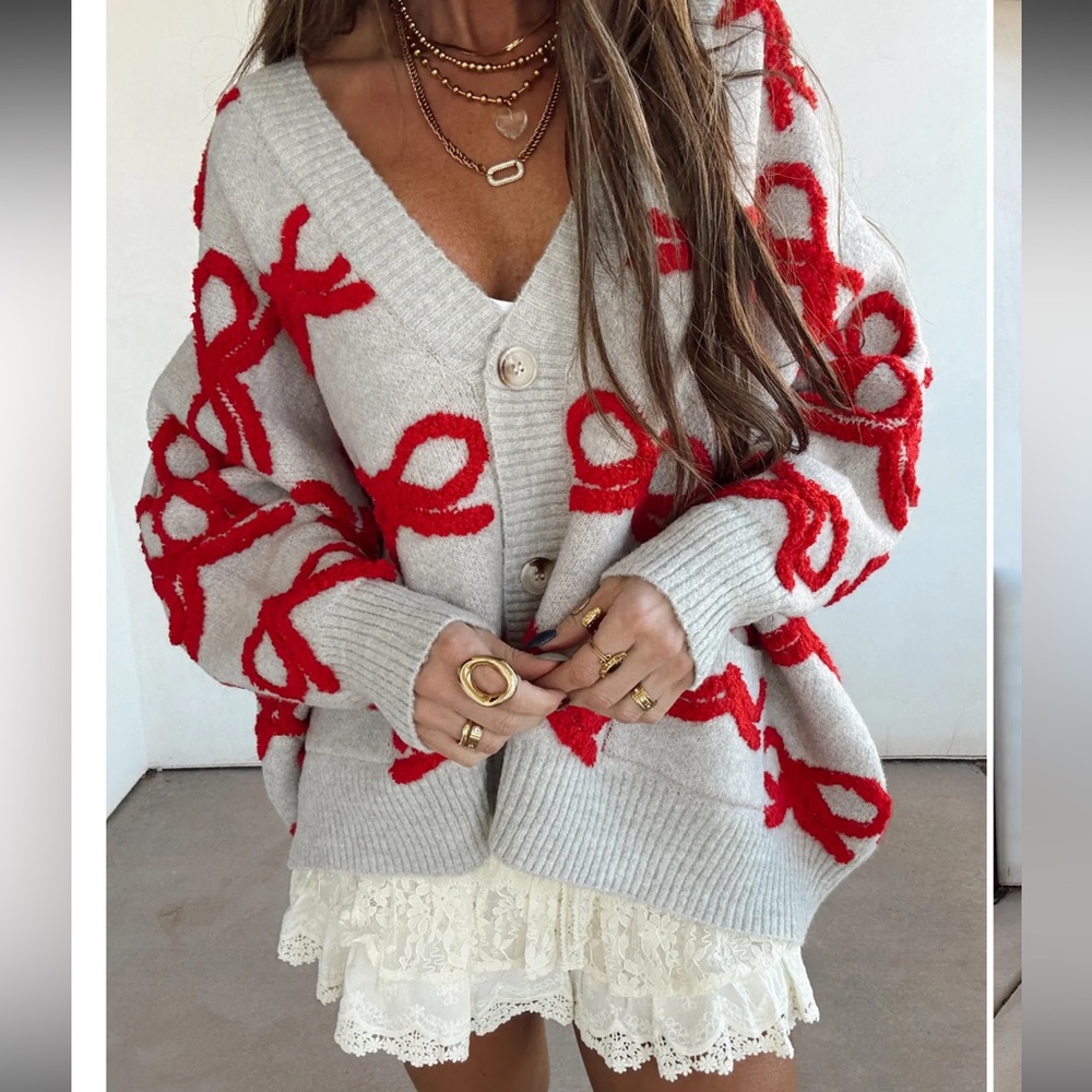 Bucket List Locked in Love Women’s Cream Cardigan Sweater Red Bow Pattern Large - Picture 2 of 7